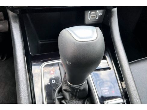 Certified 2024 Jeep Compass Limited image 30