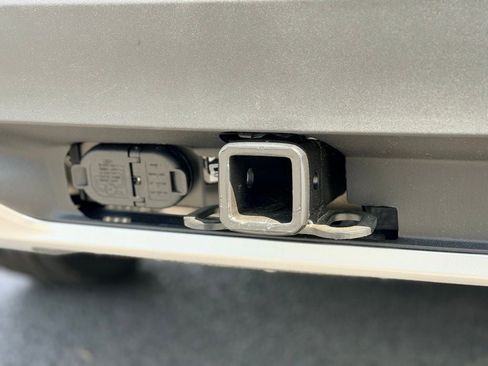 New 2026 Ford Explorer Active RWD image 5