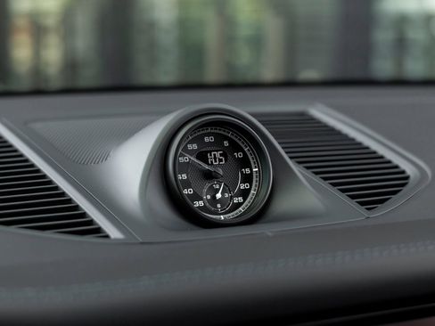 Certified 2026 Porsche Macan AWD/4WD image 28