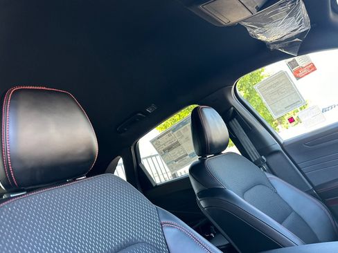 New 2025 Ford Escape ST-Line w/ Equipment Group 301A image 17