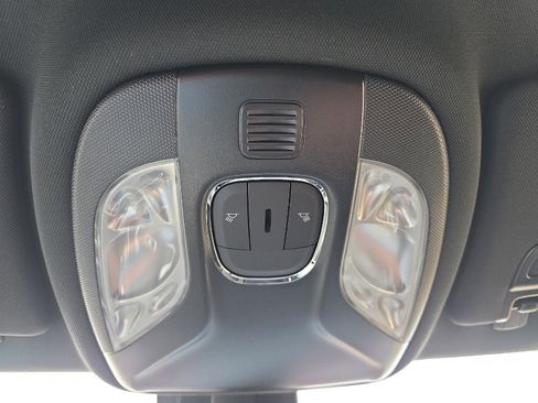 New 2026 Jeep Compass Latitude image 30