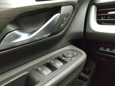 Used 2022 GMC Terrain SLT w/ Infotainment Package II AWD/4WD image 27