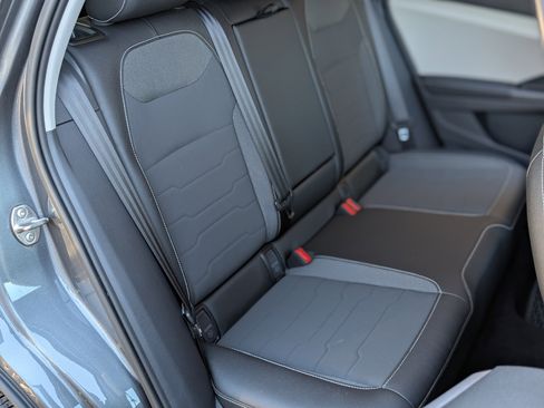 Used 2025 Volkswagen Taos SE image 16