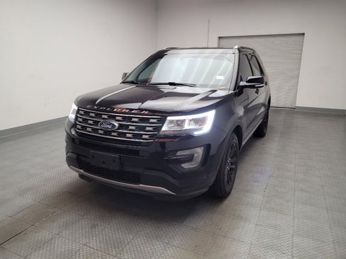 Used 2017 Ford Explorer XLT image 15