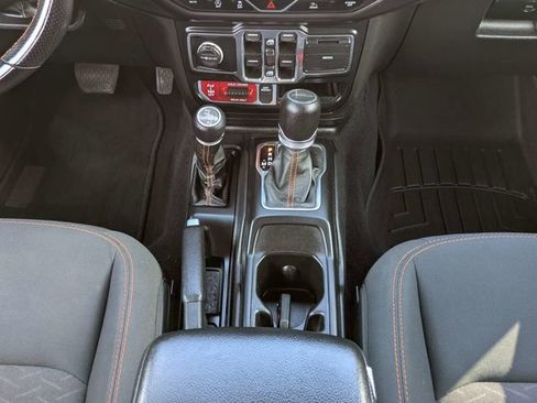 Used 2022 Jeep Gladiator Mojave w/ Trailer Tow Package AWD/4WD image 20