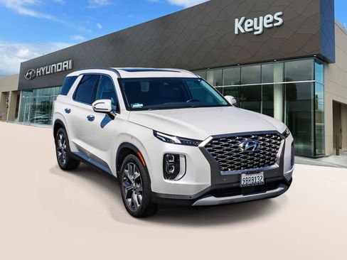 Used 2022 Hyundai Palisade SEL w/ Premium Package FWD image 3