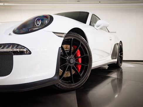 Certified 2015 Porsche 911 GT3 RWD image 13