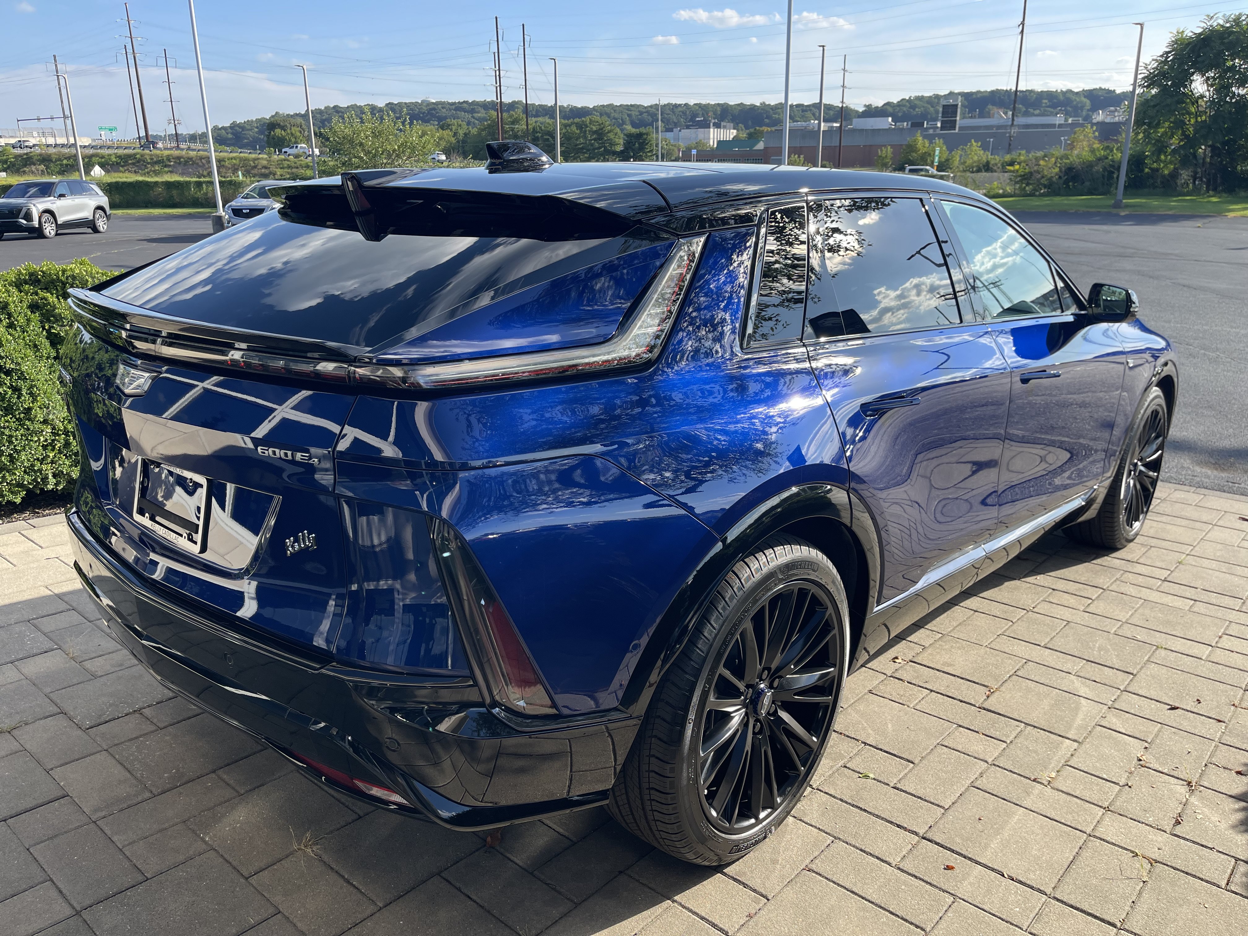 Used 2026 Cadillac Lyriq Premium Sport w/ LPO, Blue Accent Package AWD/4WD image 8