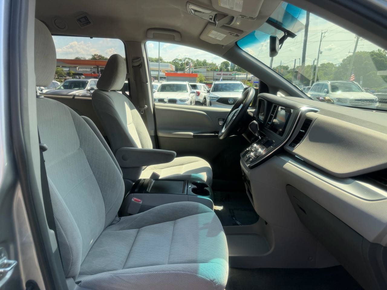 Used 2017 Toyota Sienna LE FWD image 20