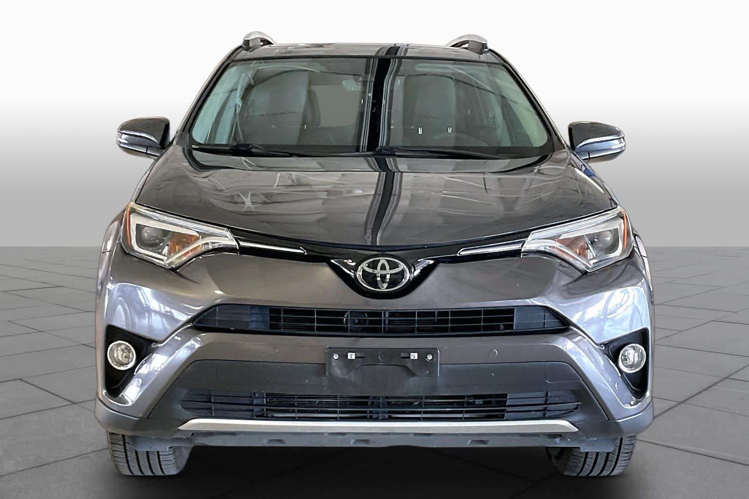 Used 2016 Toyota RAV4 Limited FWD image 3