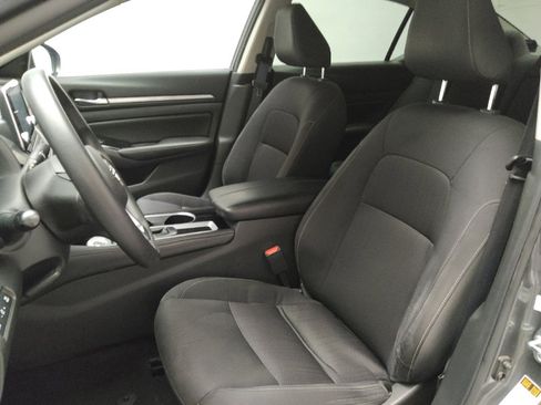 Used 2023 Nissan Altima 2.5 SV FWD image 17