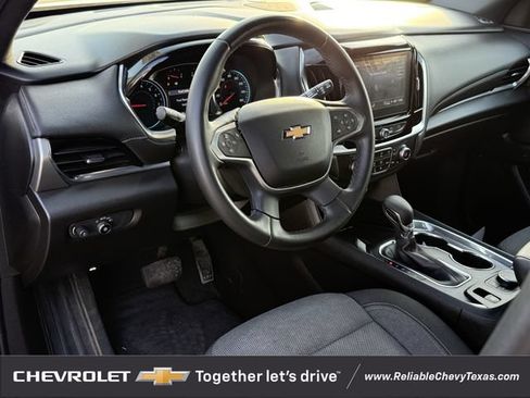 Used 2023 Chevrolet Traverse LT FWD image 6