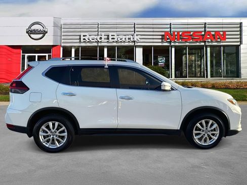Used 2019 Nissan Rogue S w/ Special Edition Package FWD image 4
