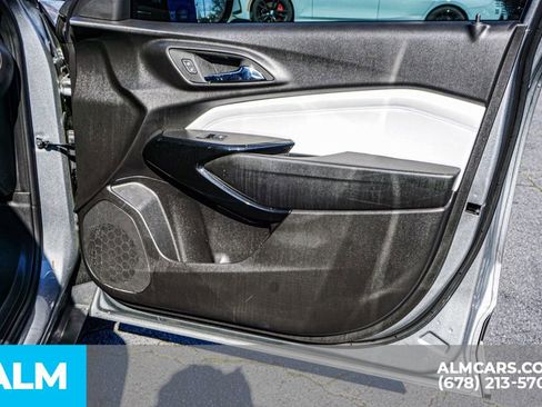 Used 2025 Chevrolet Trax LT w/ LT Convenience Package image 50