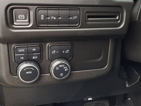 Used 2021 Chevrolet Tahoe RST AWD/4WD image 26