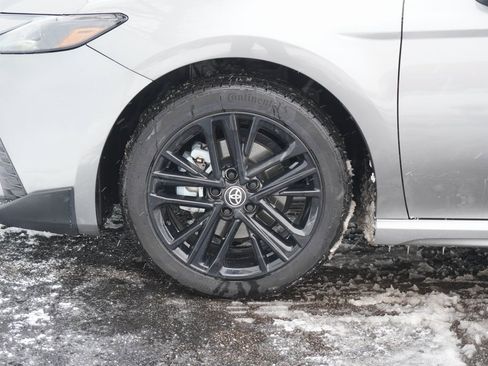 Used 2025 Toyota Camry SE image 6