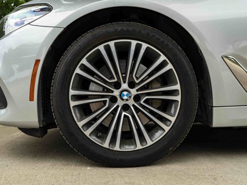 Used 2017 BMW 530i RWD image 14