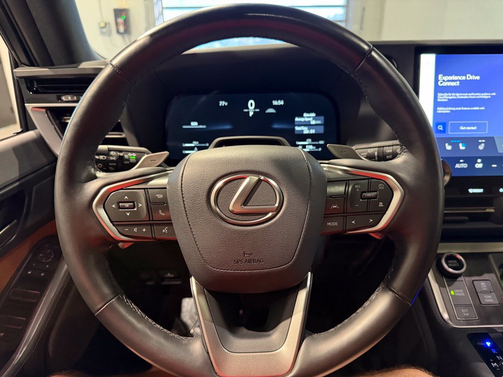 Used 2024 Lexus GX 550 w/ Accessory Package (Z1) AWD/4WD image 13