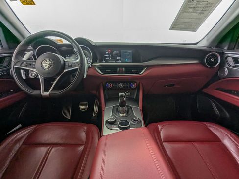 Used 2018 Alfa Romeo Stelvio Sport w/ Quick Order Package 22J Sport AWD/4WD image 5