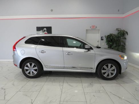 Used 2017 Volvo XC60 T5 Inscription w/ Advanced Package FWD image 2