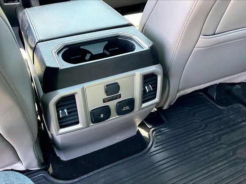 Used 2018 Ford F150 Lariat w/ Equipment Group 502A Luxury AWD/4WD image 17