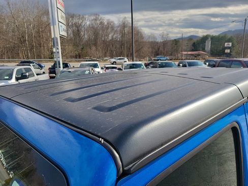 New 2025 Jeep Gladiator Sport image 12