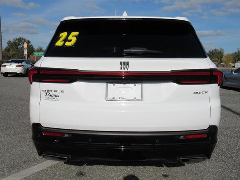 Used 2025 Buick Enclave Sport Touring image 6