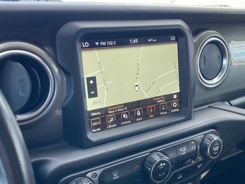 Certified 2022 Jeep Gladiator Overland w/ Trailer Tow Package image 26