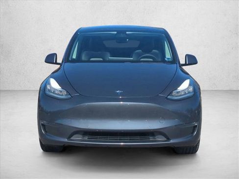 Used 2020 Tesla Model Y Long Range image 2