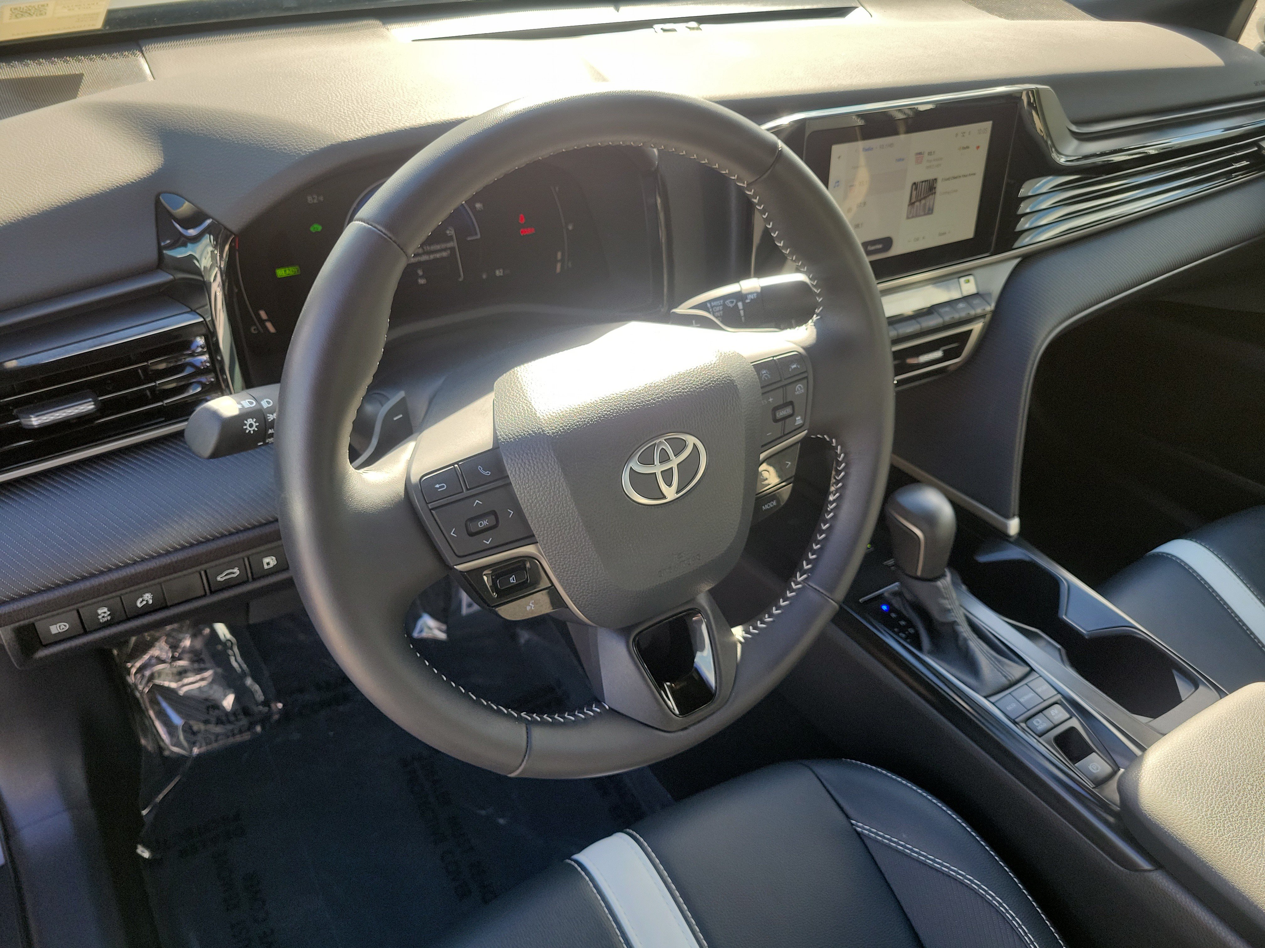 Used 2026 Toyota Camry SE FWD image 9