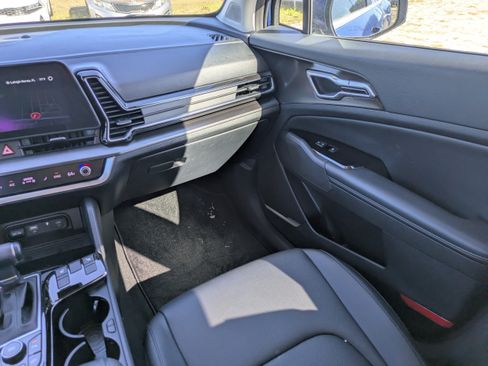 Used 2024 Kia Sportage EX FWD image 17