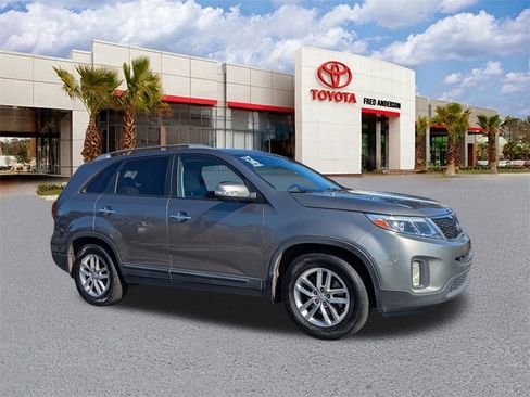 Used 2014 Kia Sorento LX w/ Touring Package (LX) image 2