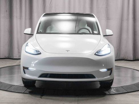 Used 2023 Tesla Model Y AWD image 6