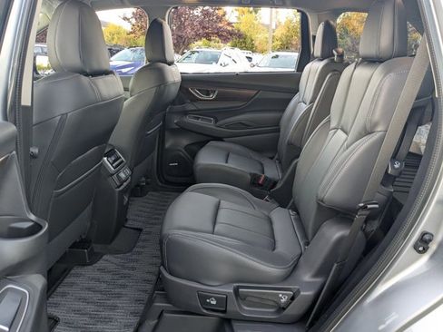 Used 2025 Subaru Ascent Touring AWD/4WD image 16