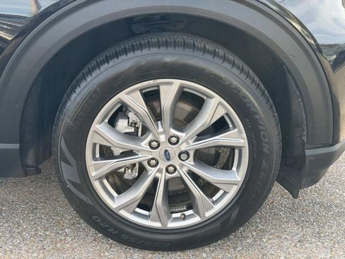 Used 2022 Ford Explorer XLT w/ Equipment Group 202A image 12