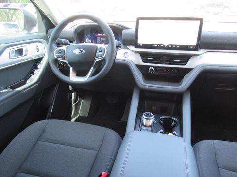 Used 2026 Ford Explorer Active RWD image 13