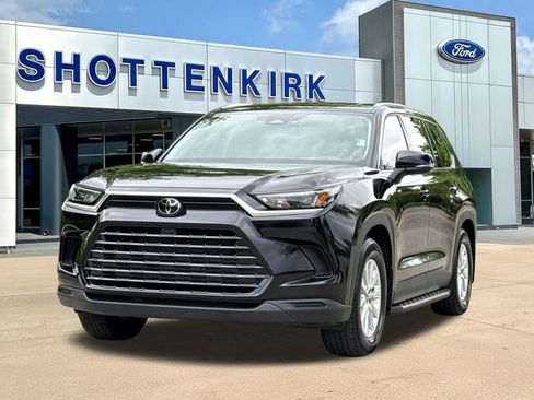 Used 2025 Toyota Grand Highlander AWD image 3