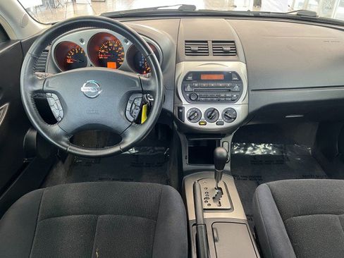 Used 2003 Nissan Altima 3.5 SE FWD image 17