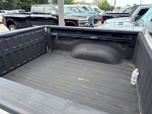 Used 2020 RAM 1500 Laramie AWD/4WD image 4