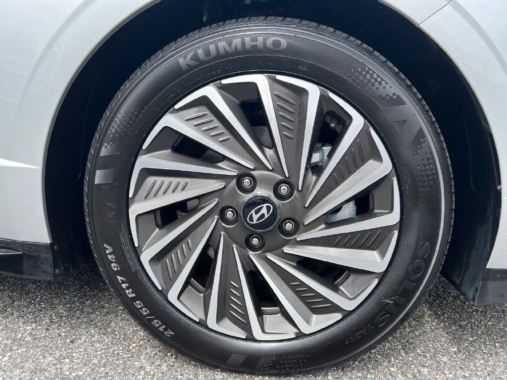 Used 2025 Hyundai Sonata SEL FWD image 14