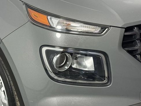 Used 2020 Hyundai Venue SEL image 32