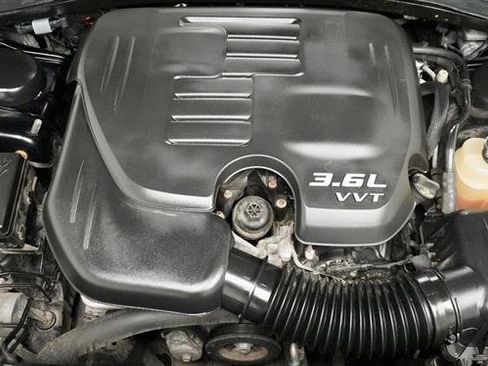 Used 2016 Chrysler 300 S image 40