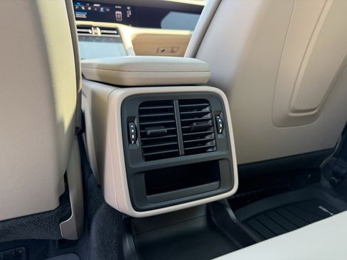 Used 2022 Porsche Taycan 4S image 15