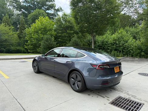 Used 2020 Tesla Model 3 Long Range AWD/4WD image 3