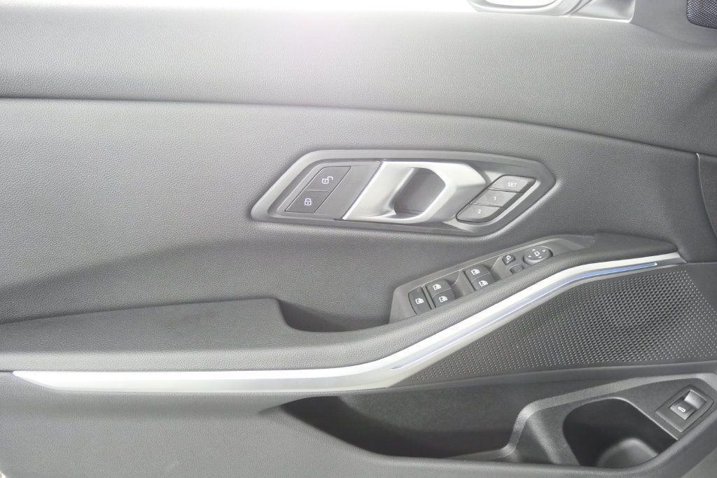 Certified 2026 BMW 330i Sedan RWD image 8