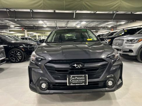Used 2023 Subaru Outback Premium image 6