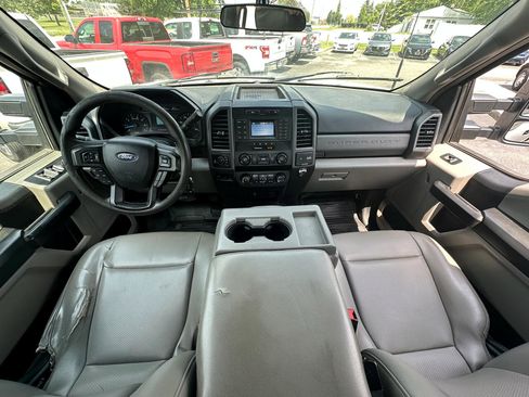 Used 2021 Ford F250 XL w/ Power Equipment Group image 6