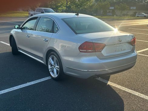 Used 2014 Volkswagen Passat 1.8T SEL Premium FWD image 7