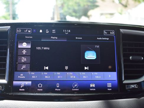 Used 2024 Chrysler Pacifica Touring-L FWD image 17
