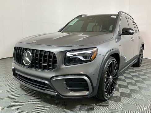 Used 2025 Mercedes-Benz GLB 35 AMG 4MATIC image 2